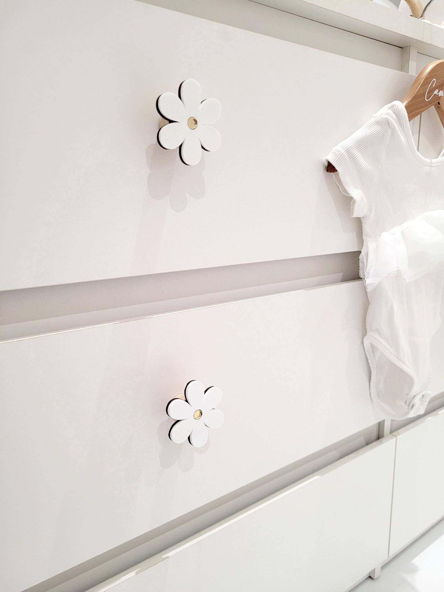 Poignée de tiroir ou de porte marguerite blanche