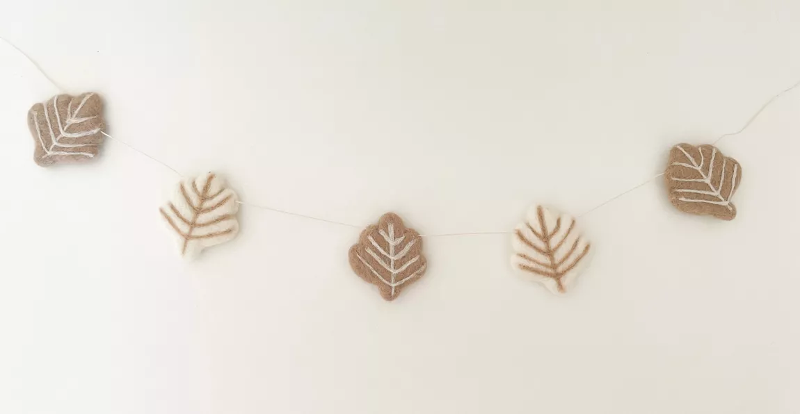 Guirlande feuilles en laine feutrée – Image 5