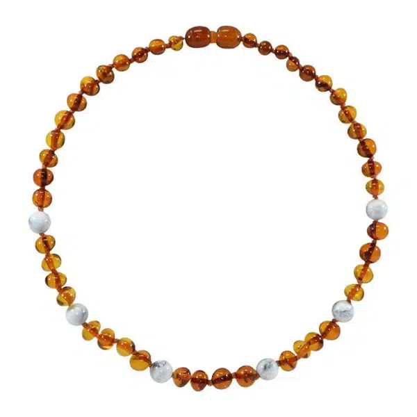Collier bébé – Ambre et pierres naturelles – Ambre Cognac / Howlite