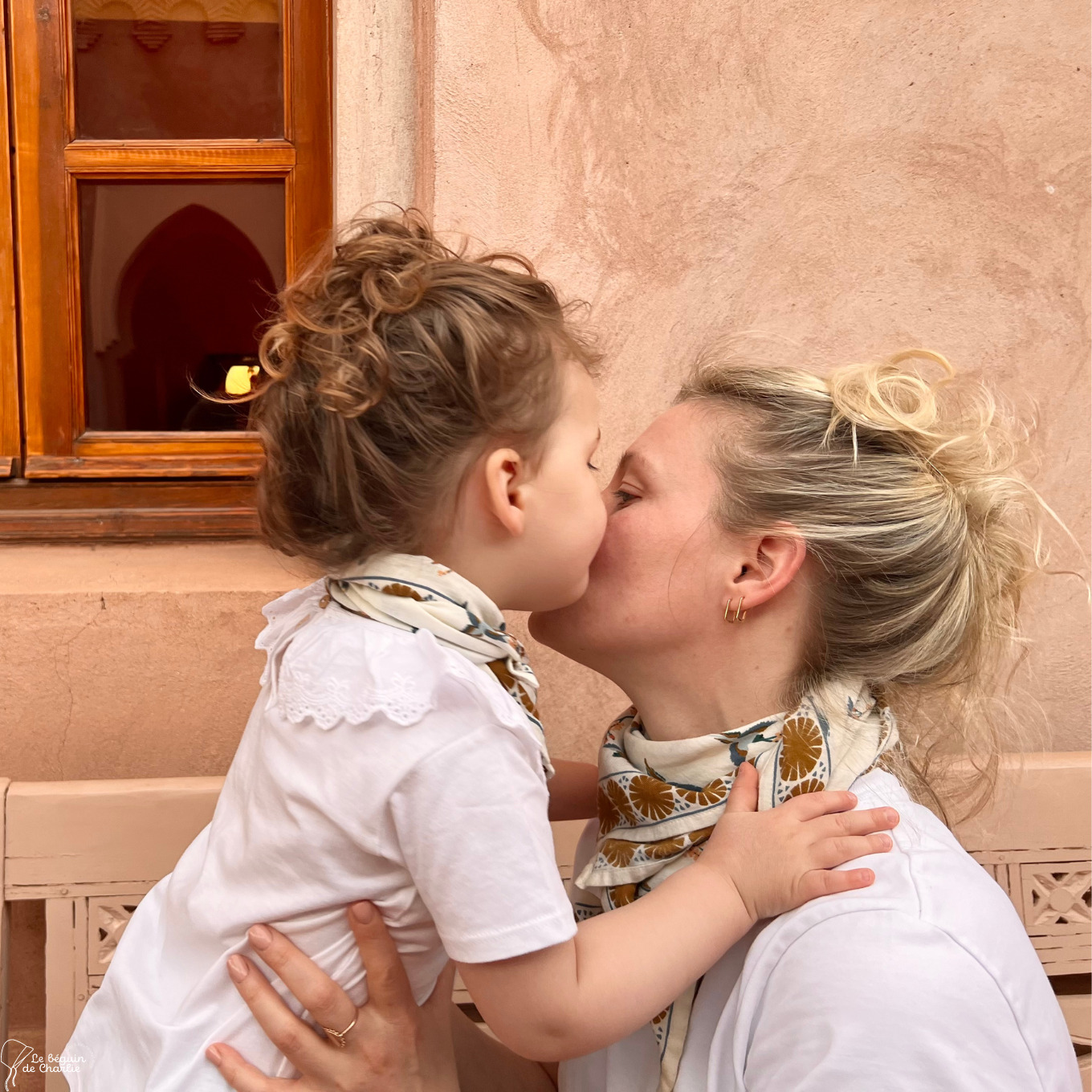 Grand foulard Latika Cerisier / fleur de vanille – Image 2