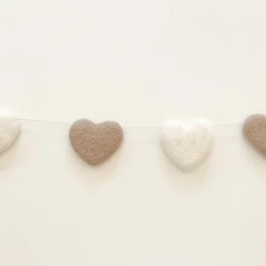Guirlande coeurs en laine feutrée