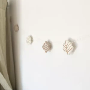 Guirlande feuilles en laine feutrée