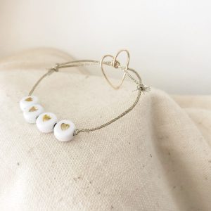 Bracelet perles et cœur fillette + 5 ans