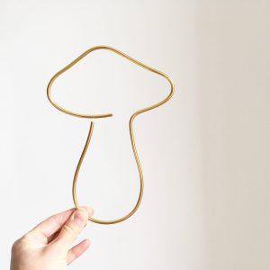 Champignon en filaire doré