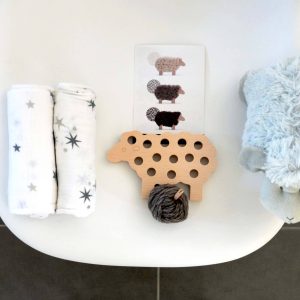 « Amusons-nous » Mouton gris