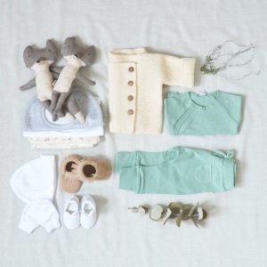 « Trousseau de naissance clé en main » 28 essentiels ~ bébé surprise ~ 3kg ~