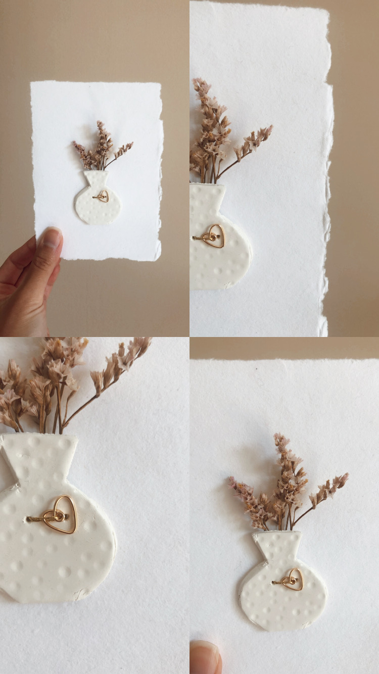 Petite carte fleurie « vase embossage romantique »