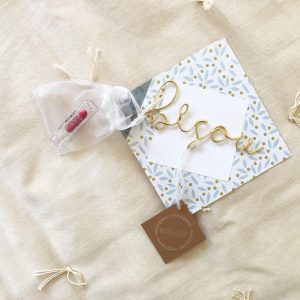 Marque-page en filaire bisou