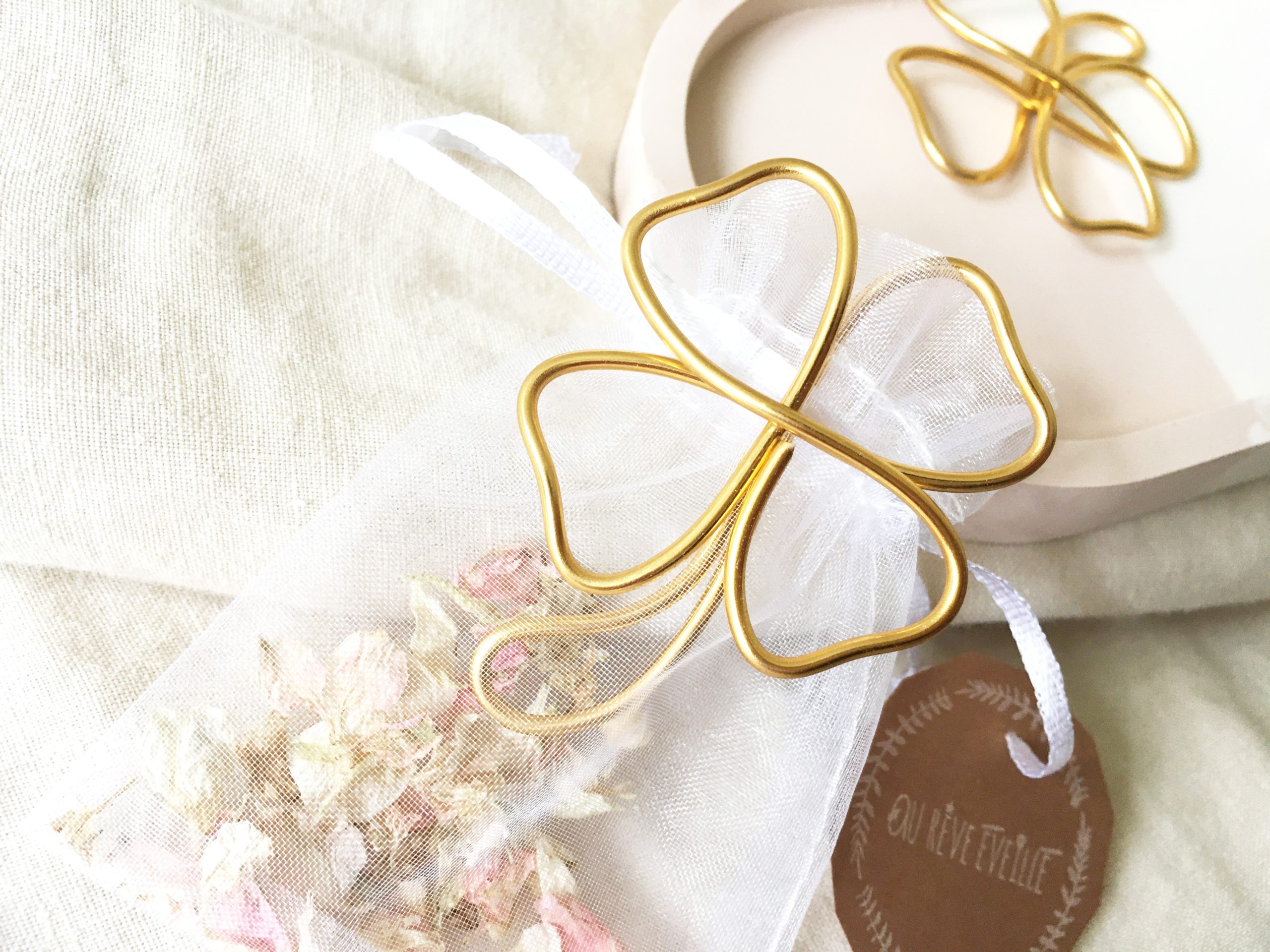 La bicylette et son petit bouquet en filaire doré marque-page/porte-photo – Image 2