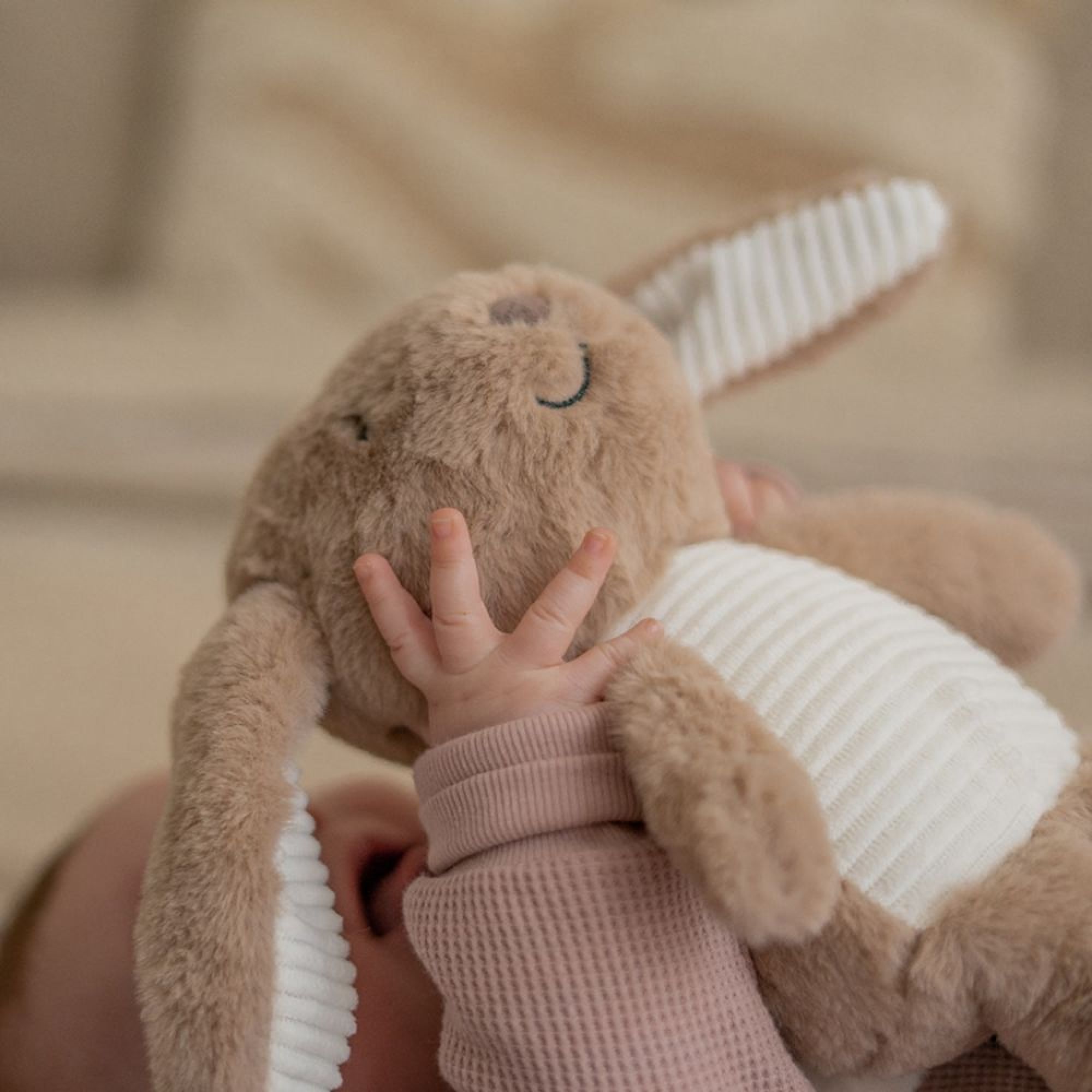 Peluche bruit blanc Lapin Milo Beige – Image 2