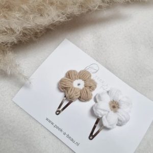 Lot de 2 barrettes fleurs beige et blanches