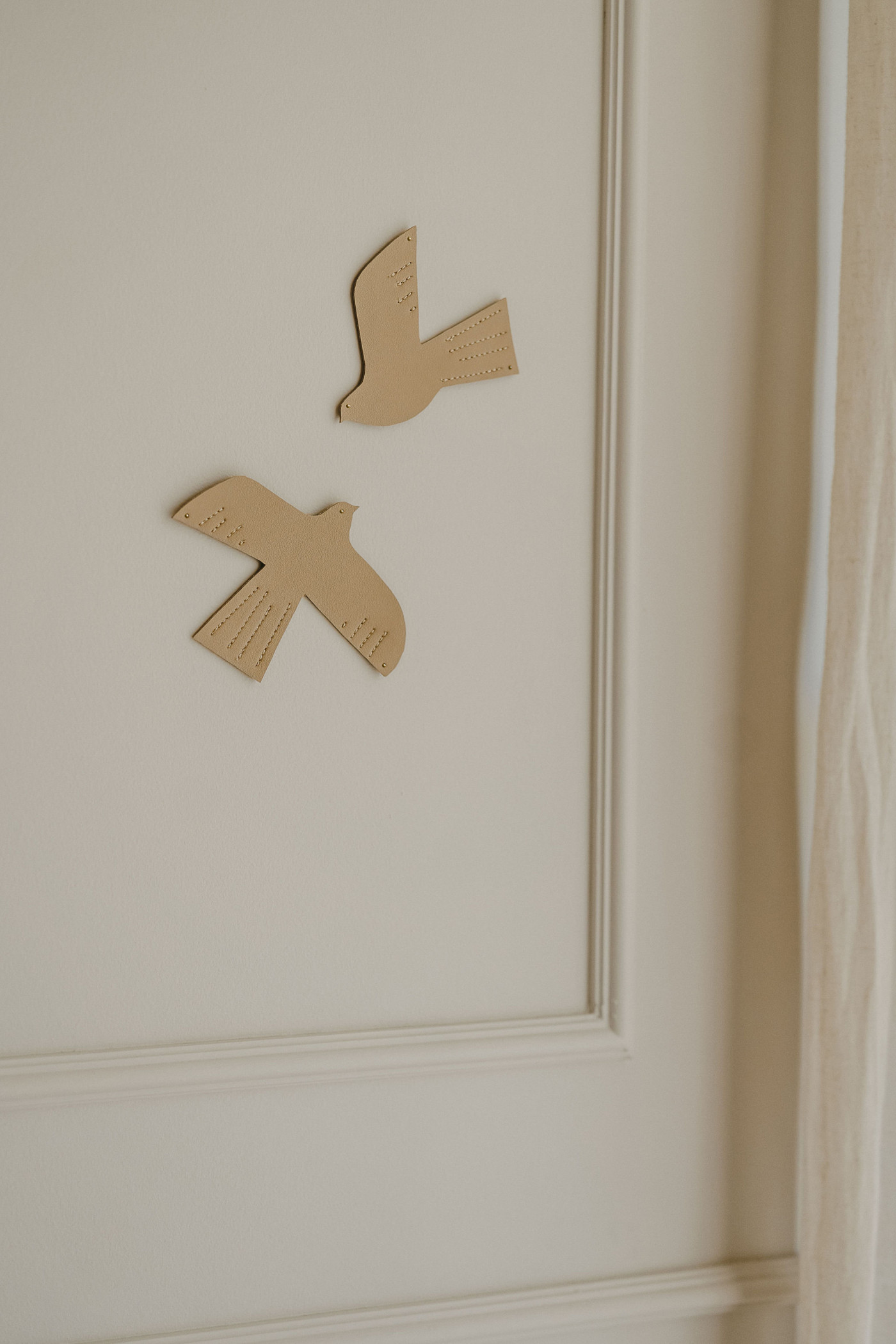 Oiseau en cuir taille M caramel – Image 4