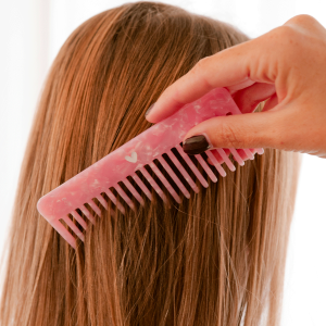 Peigne à cheveux rose