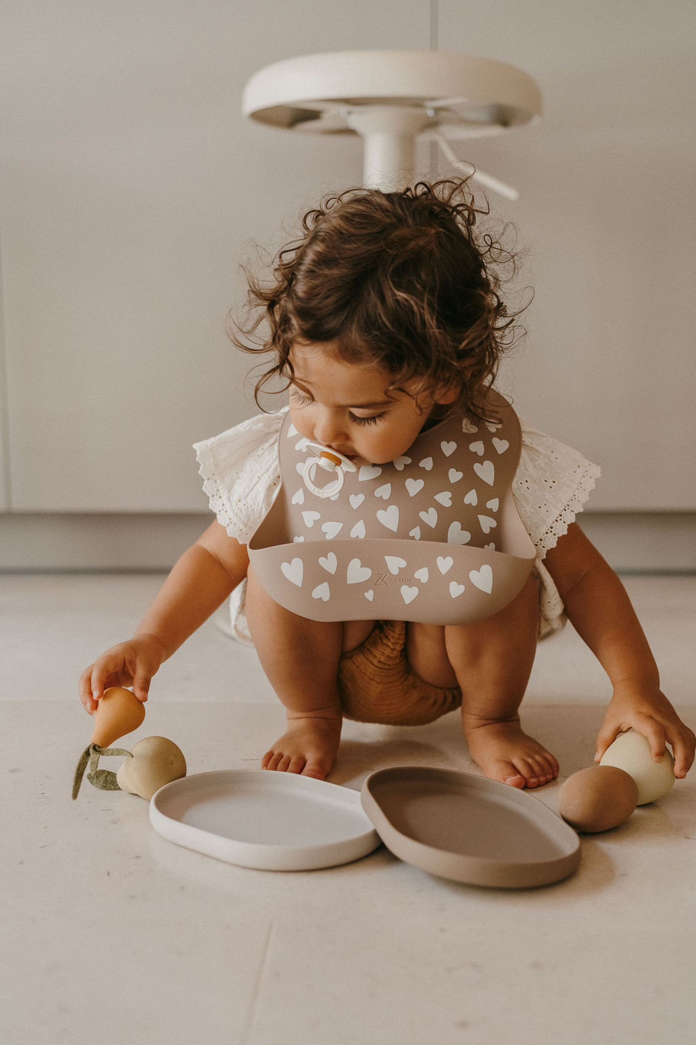 Bavoir / Love taupe – Image 2