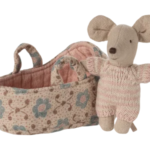 souris dans son couffin rose