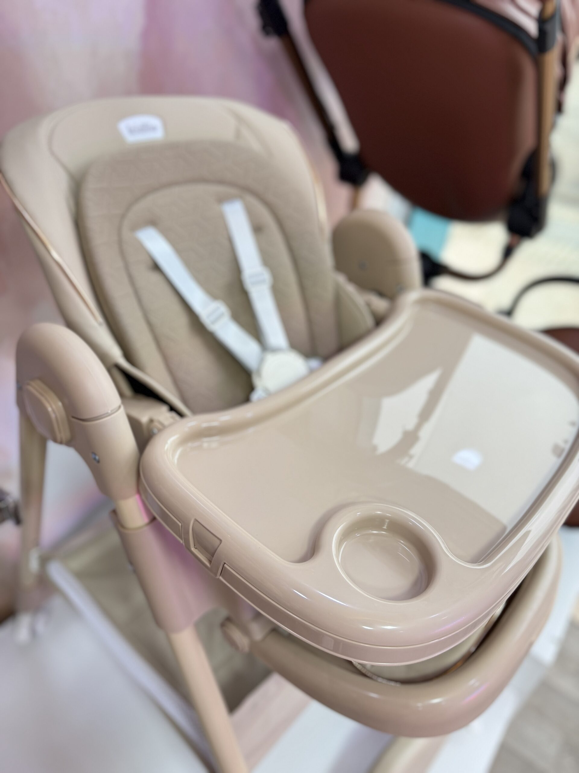 Chaise haute Premium en beige Kd905 – kidilo – Image 3