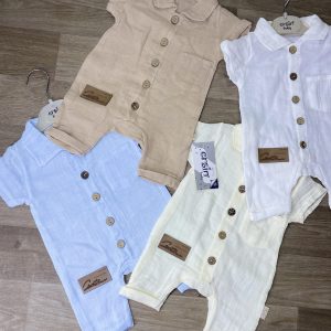 Salopette bébé chic : Un look décontracté et élégant pour les garçons