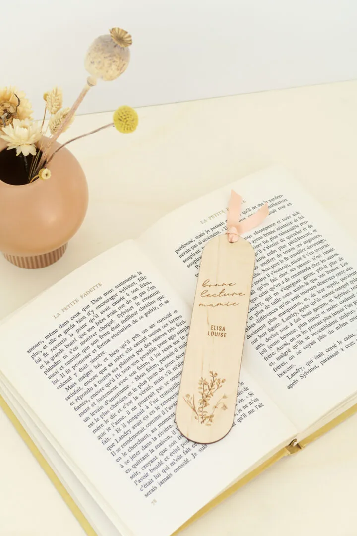 MARQUE PAGE « BONNE LECTURE »