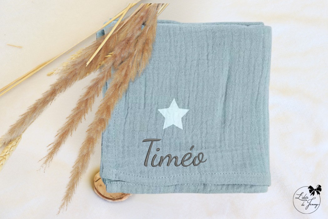 Lange bébé personnalisé brodé – Bleu