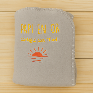 Plaid polaire brodé