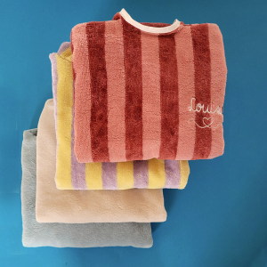 Poncho de bain brodé