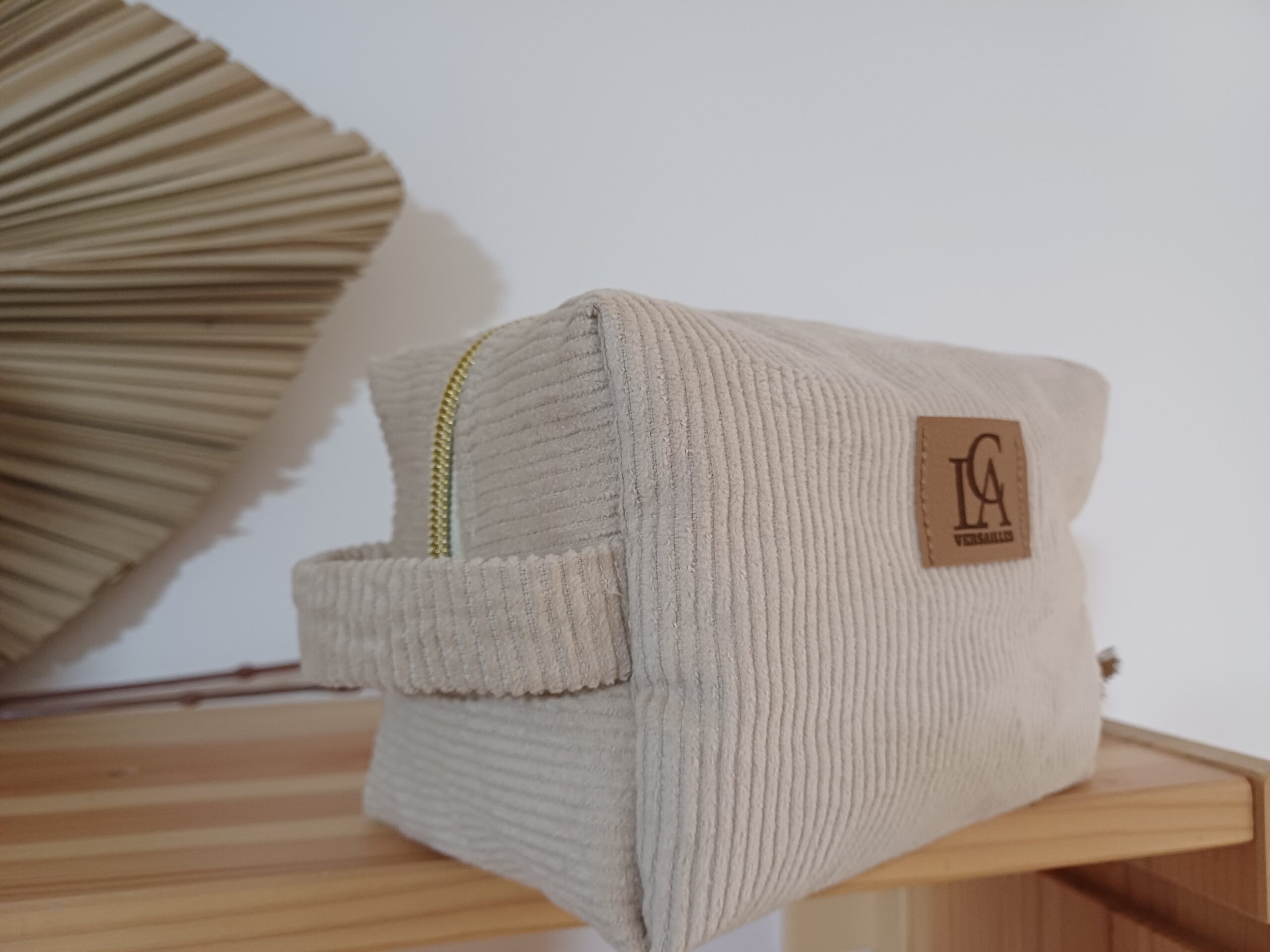 Trousse de toilette en velours côtelé avec poignée personnalisable couleurs/tissus et broderie